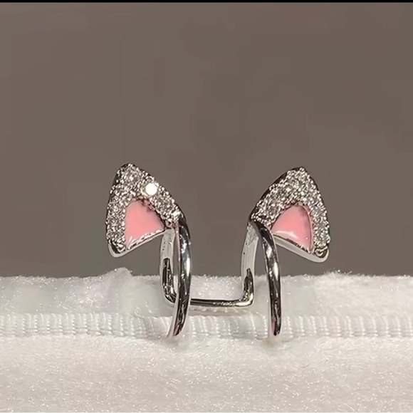 Cat Ear Ear Cuff - Picture 3 of 5